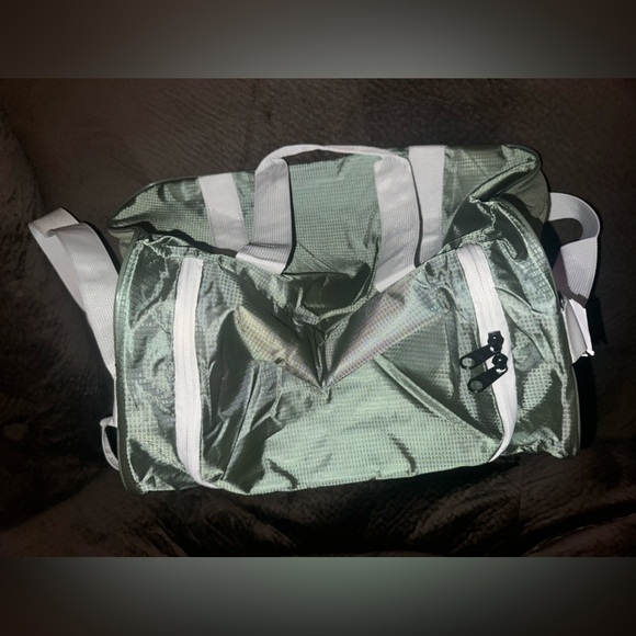 New Balance Duffel Bag, Core Performance Small Carry On Travel Gym Bag - Picture 5 of 9